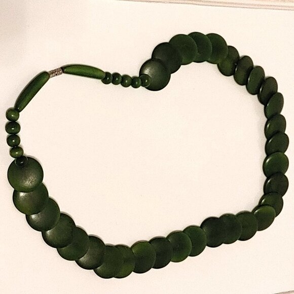 UNIQUE Wooden Beaded Necklace Forest Green Necklace Long - Picture 1 of 6